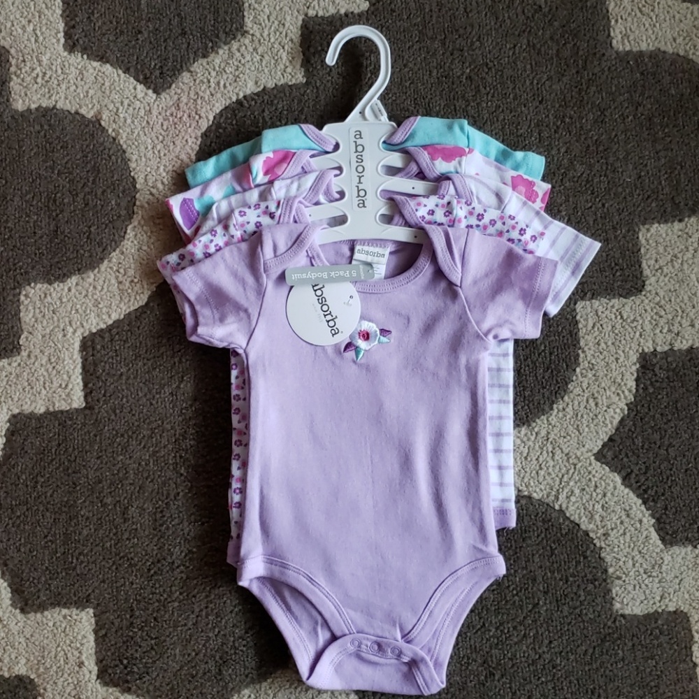5/$20 NWT! 5 pack onesies size 6-9 months